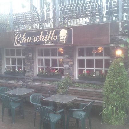 Churchills Inn & Rooms Bowness-on-Windermere Buitenkant foto