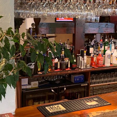 Churchills Inn & Rooms Bowness-on-Windermere Buitenkant foto